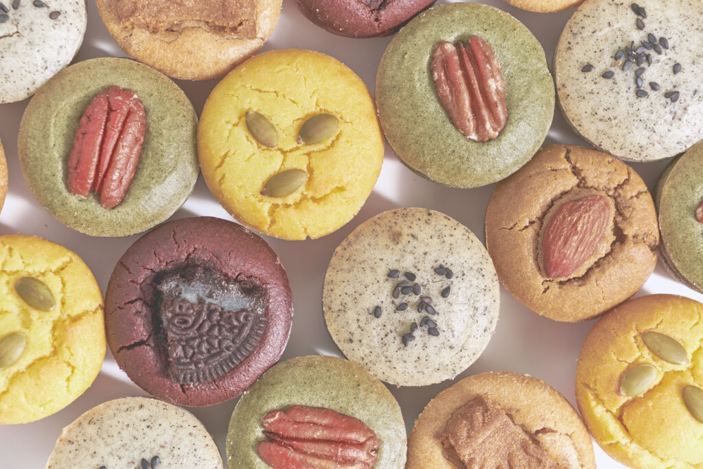 찹쌀로 만든 디저트떡으로, 누구나 호불호 없이 즐길 수 있는 맛입니다.